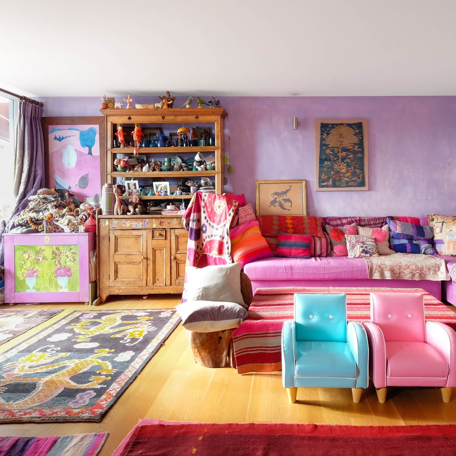 Light purple store interior design